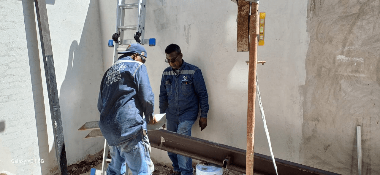 CASA DE ORACIÓN "LA ROCA"